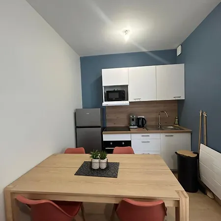 Le Jardin Secret - 9 Min Sanctuaires - Renove & Equipe - Calme Sur Cour - 4 Couchages Appartement *