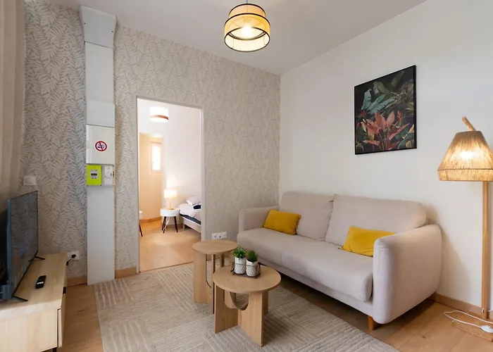 Le Jardin Secret - 9 Min Sanctuaires - Renove & Equipe - Calme Sur Cour - 4 Couchages Apartment *