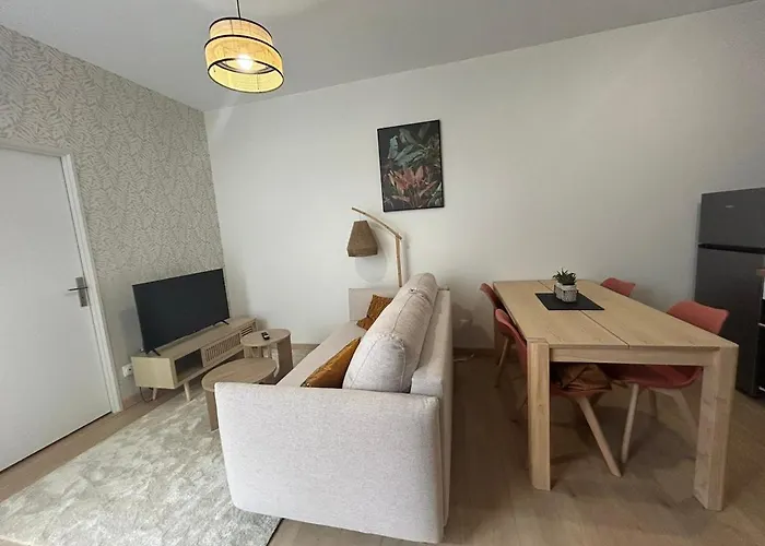 Le Jardin Secret - 9 Min Sanctuaires - Renove & Equipe - Calme Sur Cour - 4 Couchages Apartmán *