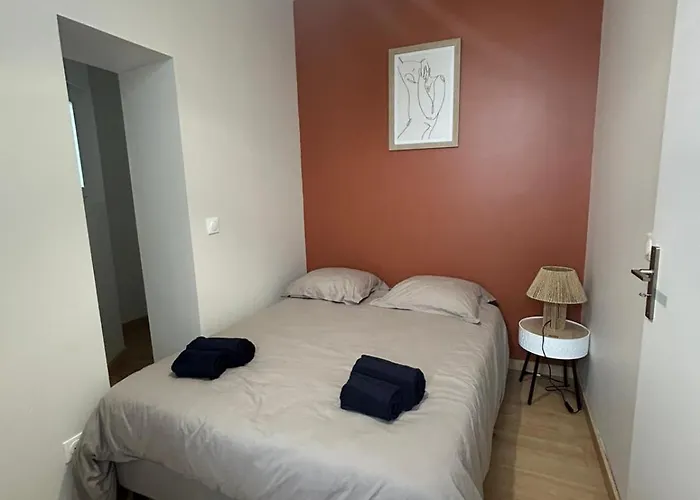 Le Jardin Secret - 9 Min Sanctuaires - Renove & Equipe - Calme Sur Cour - 4 Couchages Apartmán